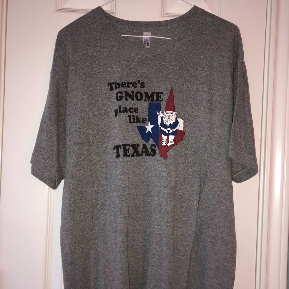 Grey graphic t shirt
